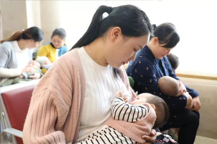 孕妇几个月才有奶水？关于孕期乳汁产生的解析